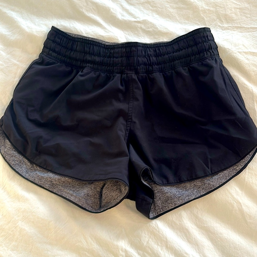 Lululemon size 6 reversible shorts